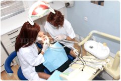 Trabajando - Clínica Dental Dra. H. Gutiérrez