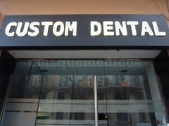 La clínica - Custom Dental