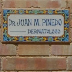 Placa - Doctor Juan Manuel Pinedo Jiménez