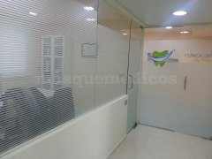 Entrada a la Clínica - Clínica Dental Ana Victoria