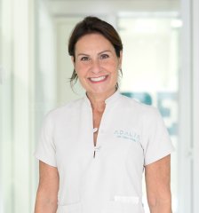Dra. Elena Adalia - Clínica Dental Dra. Elena Adalia