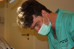 Dr. Jiménez - Clínica Dental 2Doce
