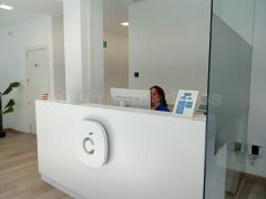 pasillo-acceso-boxes-clinica-dental-salamanca-madrid - Clínica dental Cleardent - Carabanchel