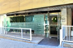 Entrada a la clínica - Clínica Dental Gran Via de San Francisco