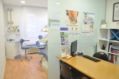 Entrada al gabinete dental - Clínica Dental Habana
