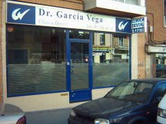 Entrada a Clínica Dental Rafael García Vega - Clínica Dental Rafael García Vega