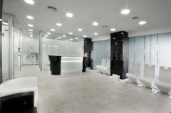 Sala de espera y recepción. Hospital Dental Moratalaz - Hospital Dental de Moratalaz