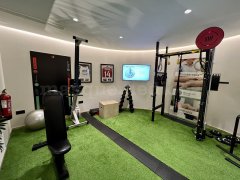 Gimnasio con máquinas en Clínicas H3 - Clínicas H3