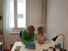 Trabajamos en equipo revisando los casos con atención - Marta Pascual Calderón