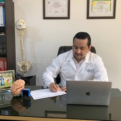 Dr. Néstor Palma Moreno