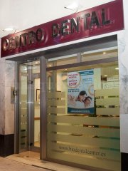 Entrada a la clínica - Clínica Biodental Center